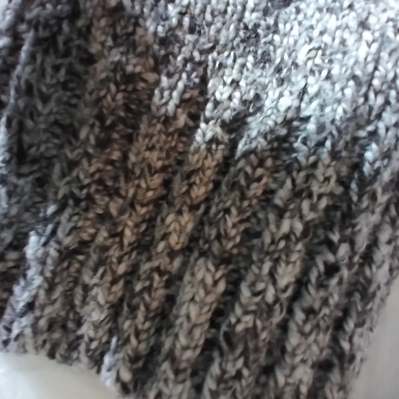 Laura Scott button down sweater - Picture 9 of 10